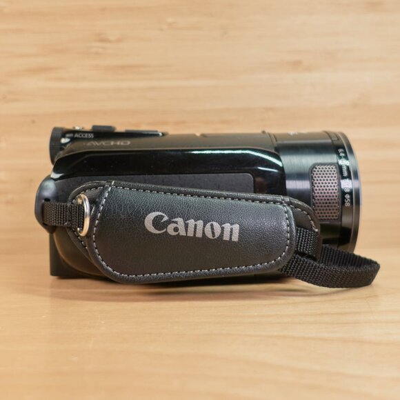 Canon VIXIA HF S10 / Full HD 1080p Camcorder / 32GB Flash / Tested / Japan - Picture 8 of 10